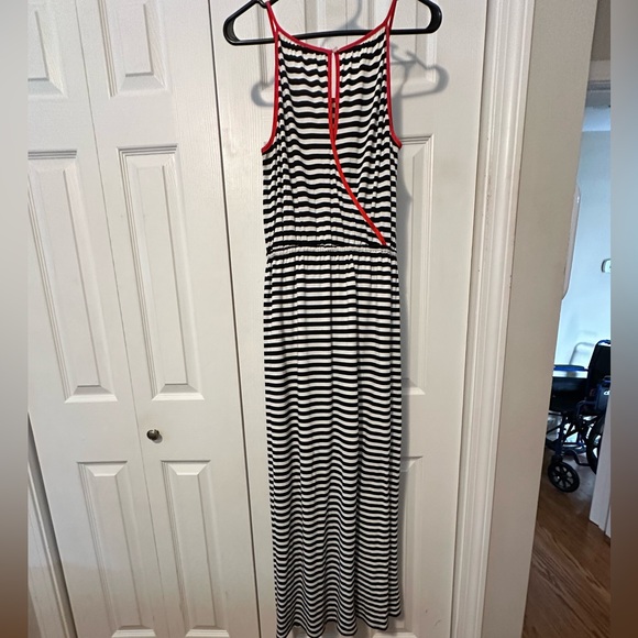 Comfortable black and white striped with red details. Size small maxi dress. - Picture 5 of 5